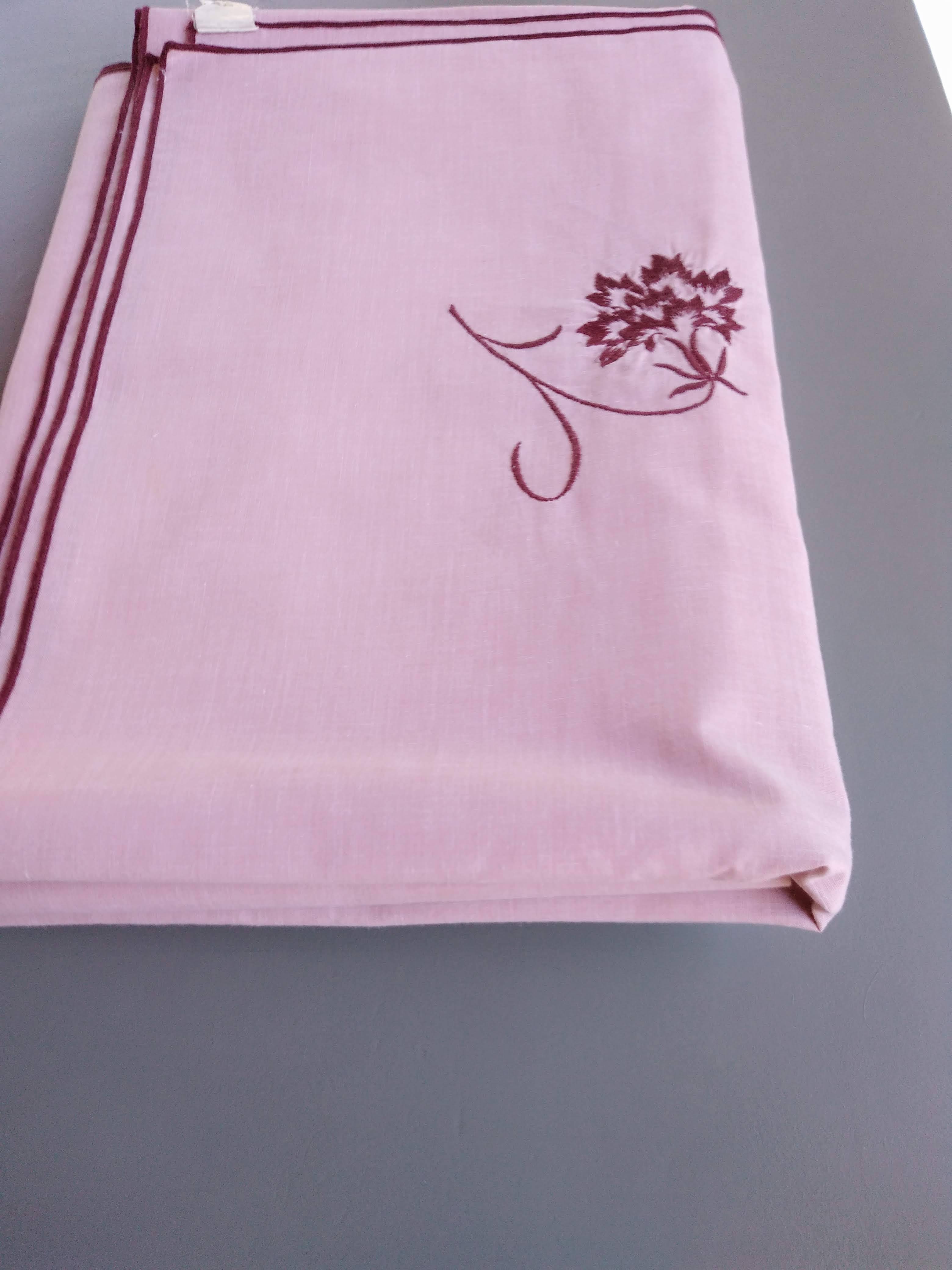 Vends nappe polyester et coton petit format, parfait état