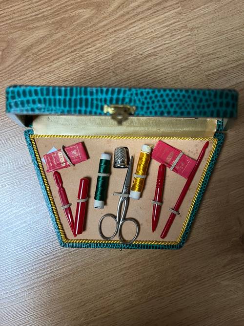 Vends nécessaire de couture de collection vintage année 60 Dans son écrin d’origine