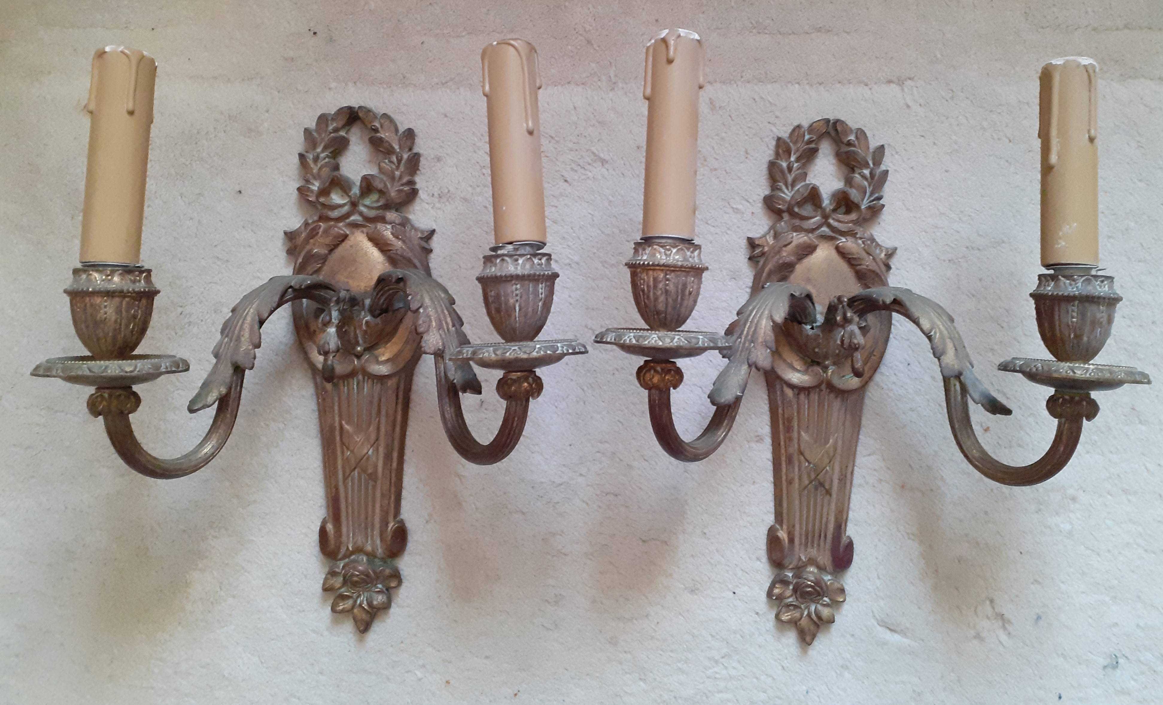 Vends Paire d’appliques (2 x 2 bougies) style Louis XVI