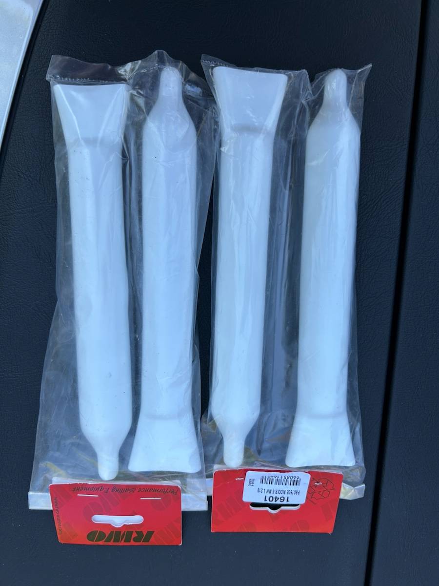 Vends 2 paires de protèges ridoirs RWO 210 neufs