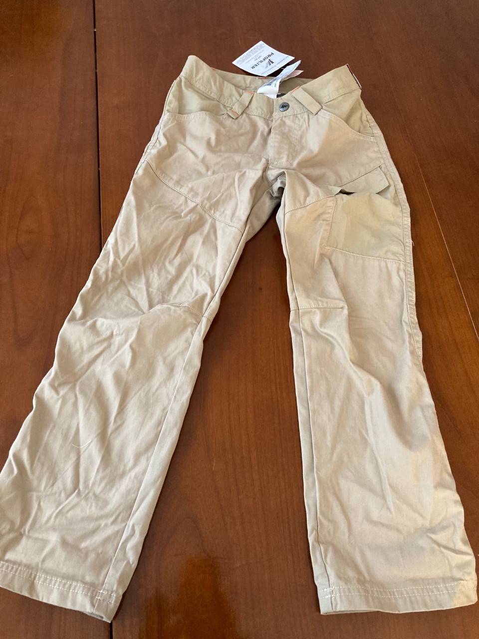 Vends pantalon neuf spécial randonnée - Décathlon - 8 ans