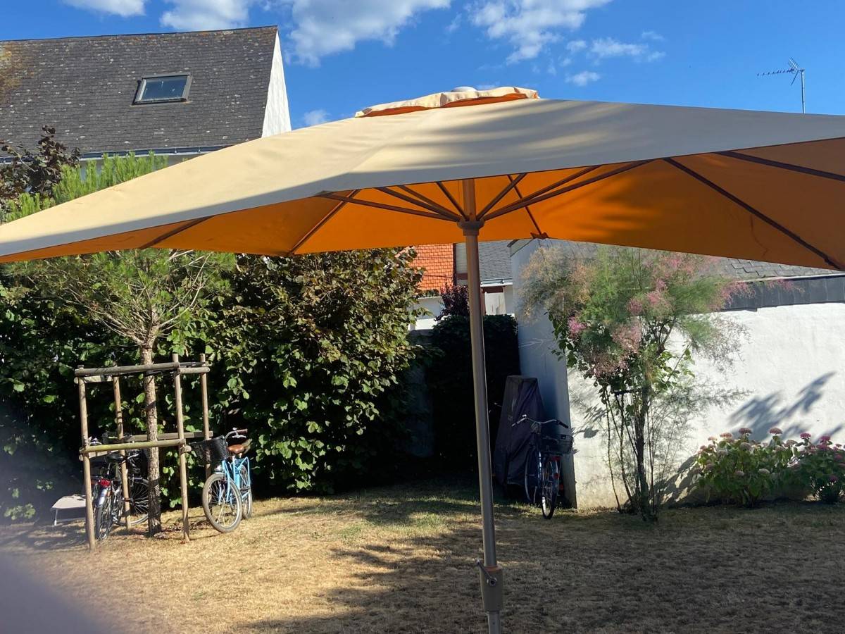 Vends parasol + socle