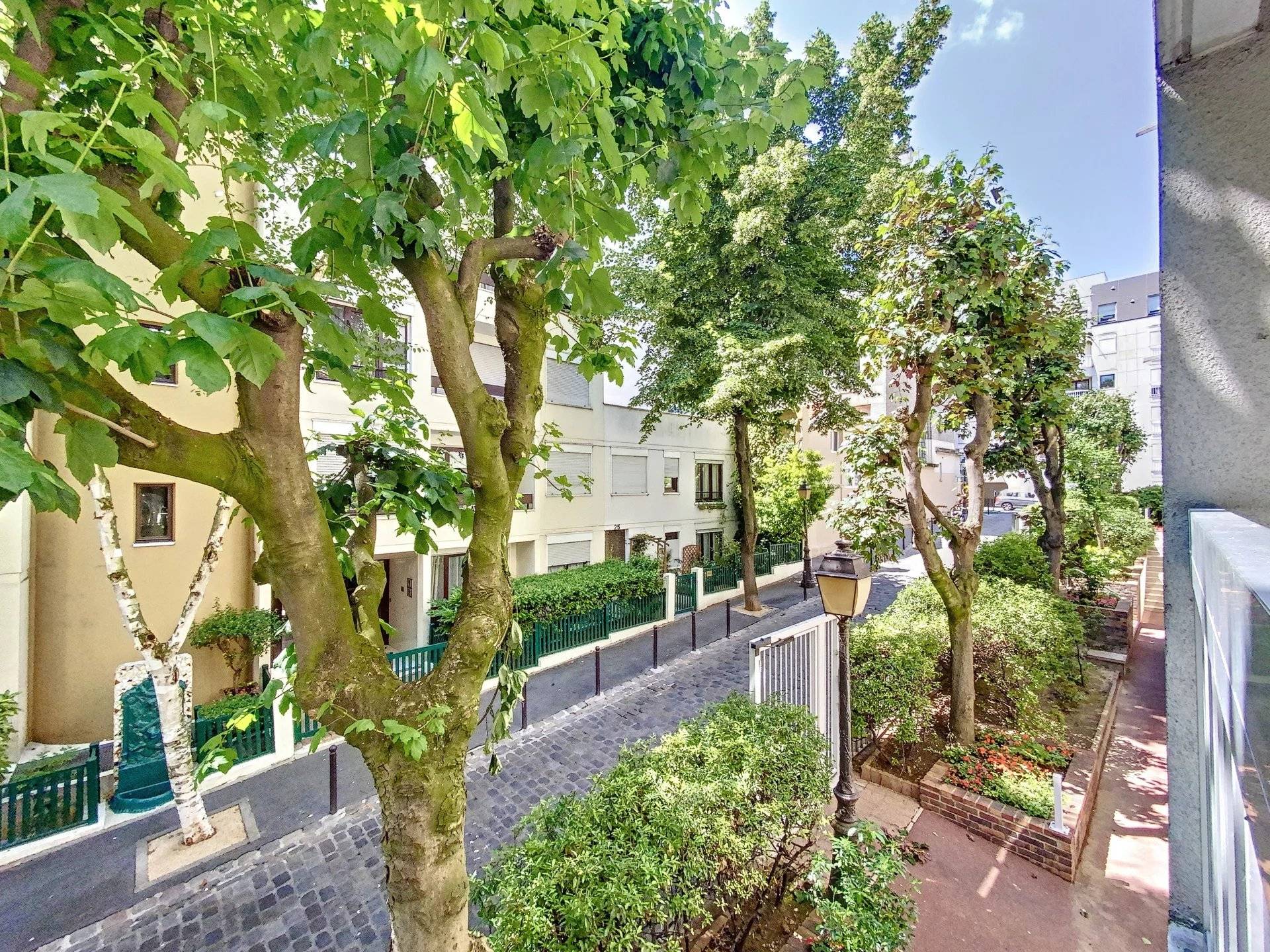 Vends Paris 20e - Passage Gambetta - Résidence de standing -2/3 pièce