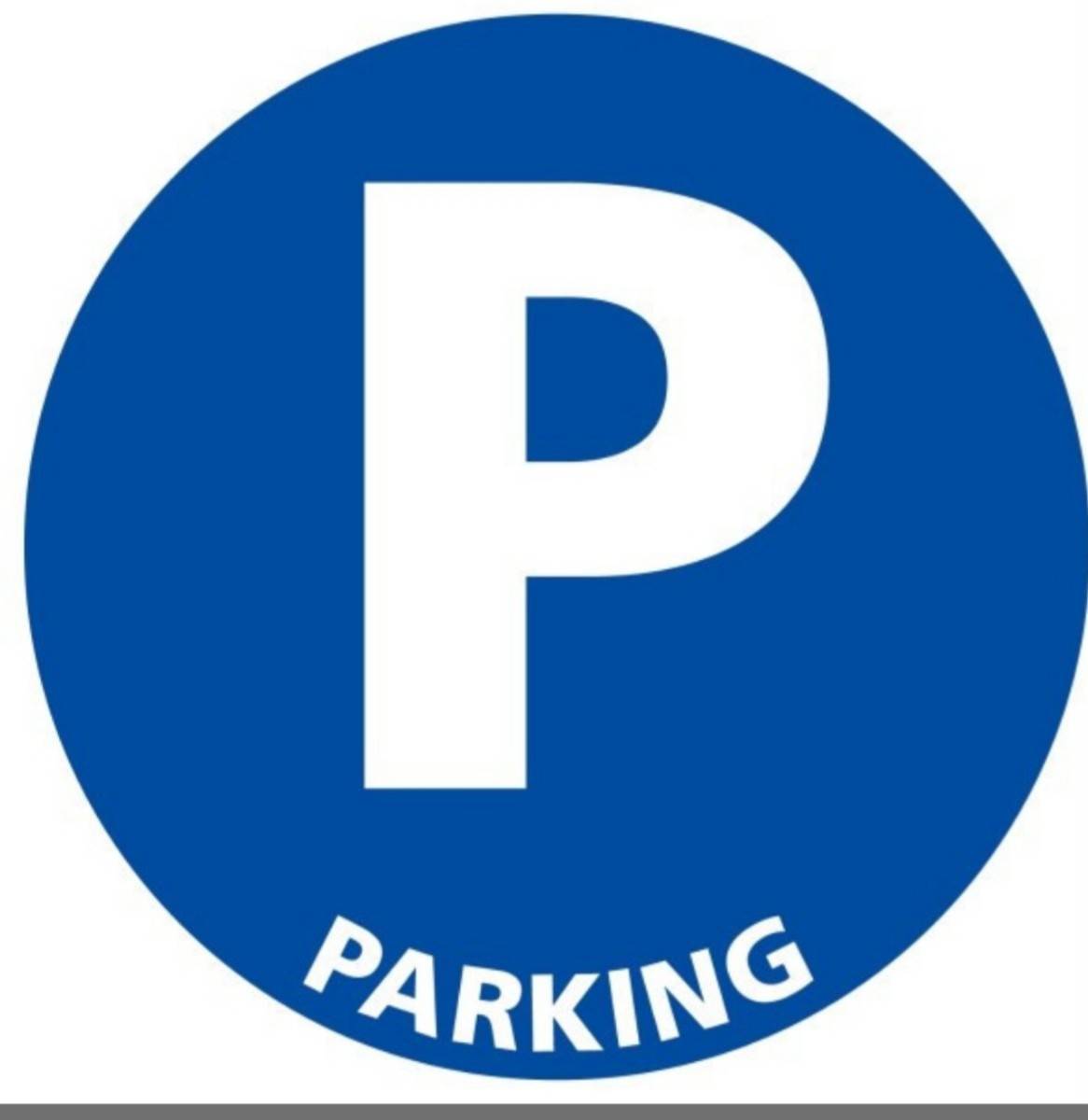 Vends 5 parkings loués Paris 9ème - 60m²