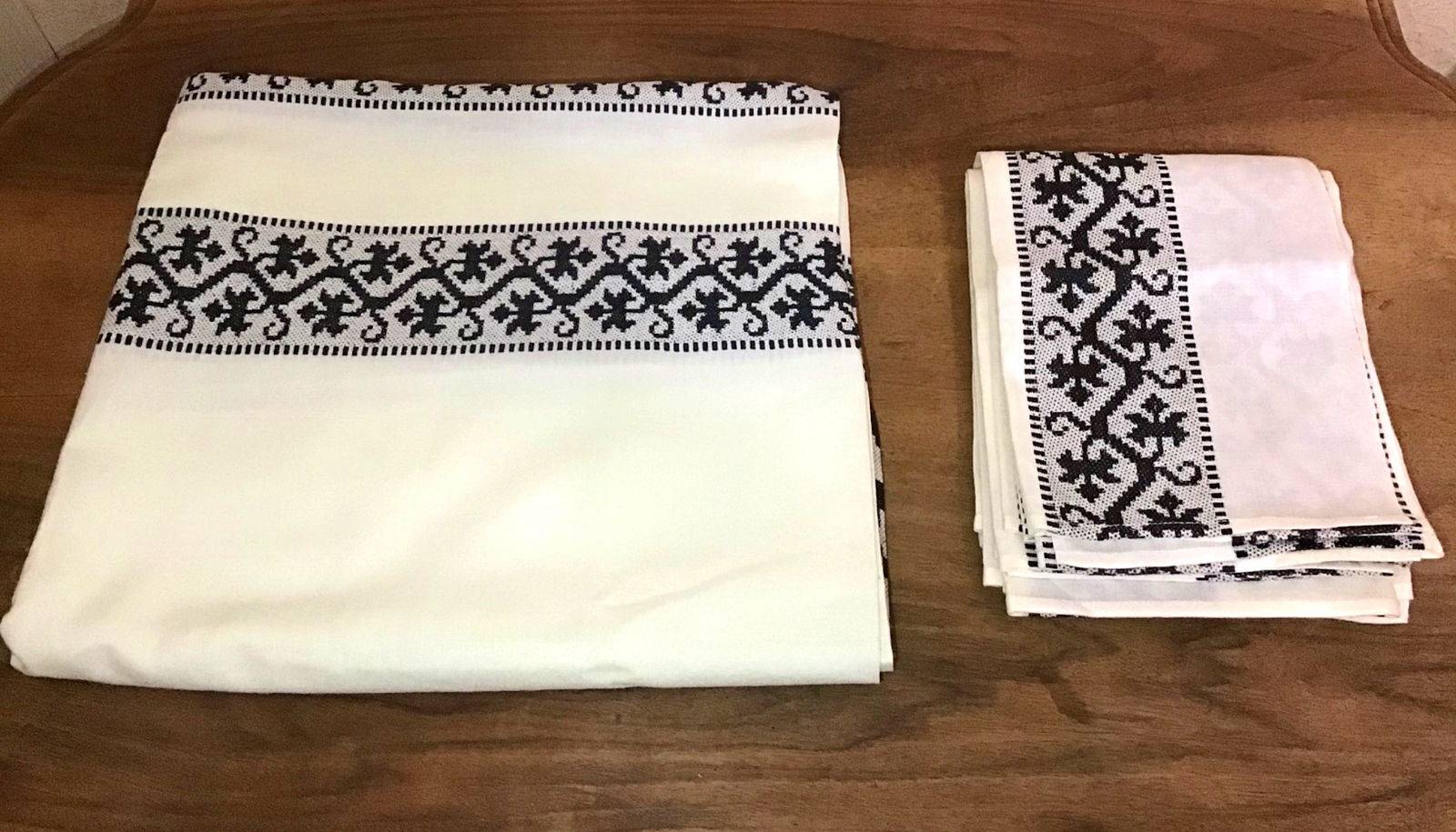 Nappe avec serviettes - Lin, broderie à huit grappes