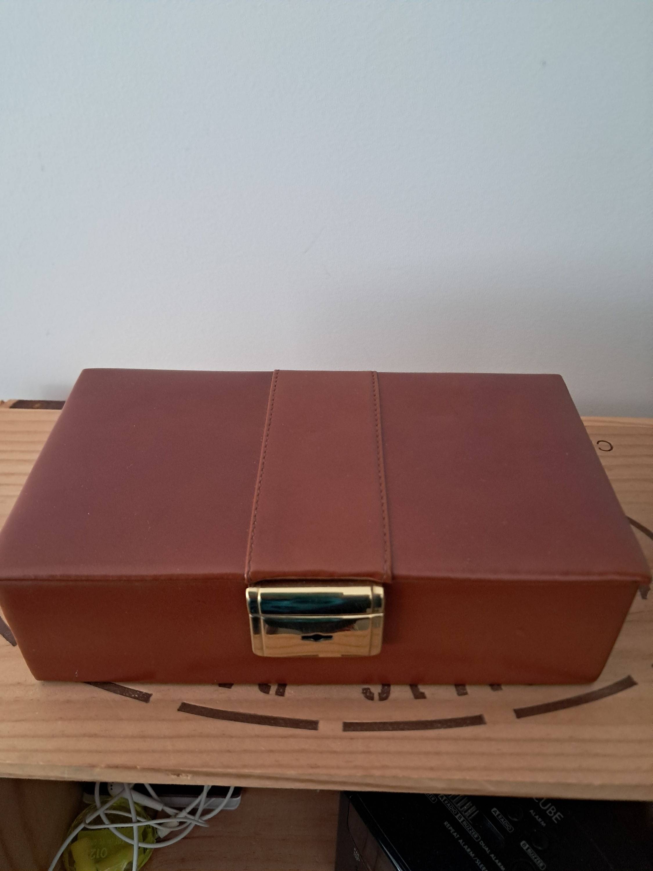 Vends petit coffre à bijoux