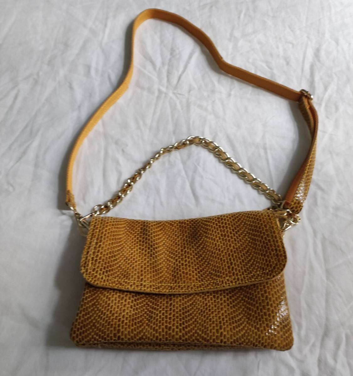 Vends petit sac bandoulière en cuir