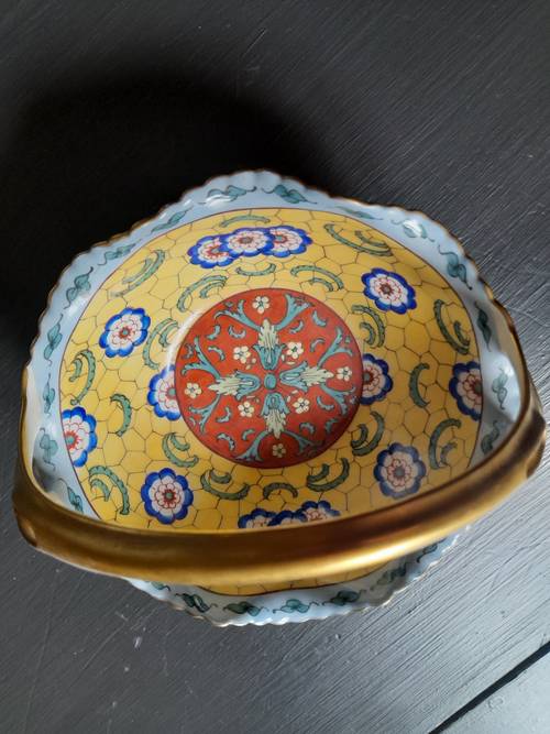 Vends petit panier en porcelaine de limoges avec dorures