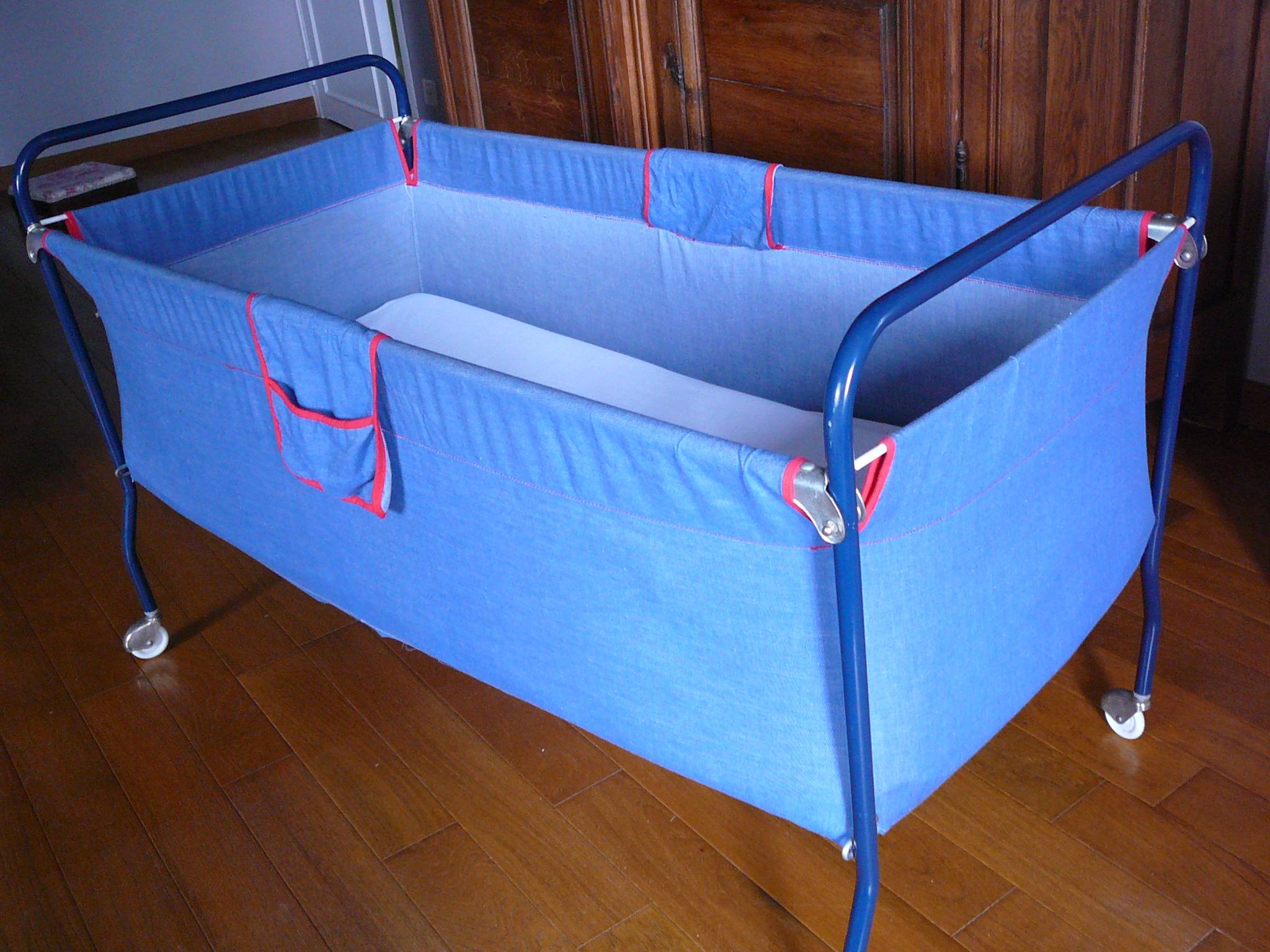 Vends petit lit pliant vintage