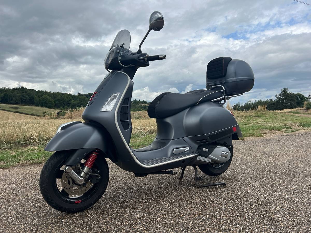 Vends Piaggio Vespa GTS 125 Super Sport, 2018, 8155km