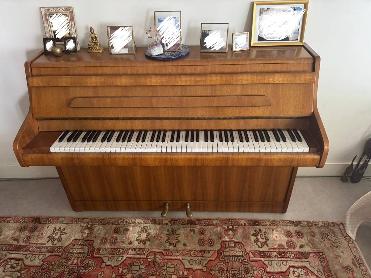 Vends piano droit