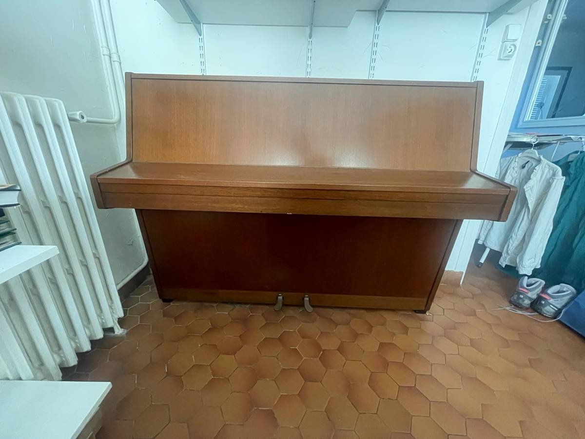 Vends piano droit Zimmermann (Union, RDA, actuelle Allemagne)