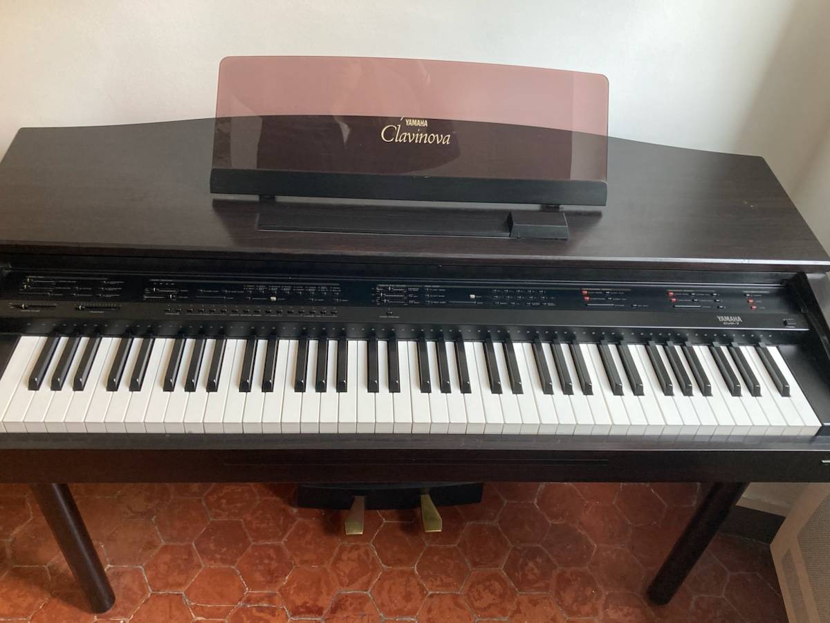 Vends piano yamaha clavinova cvp7