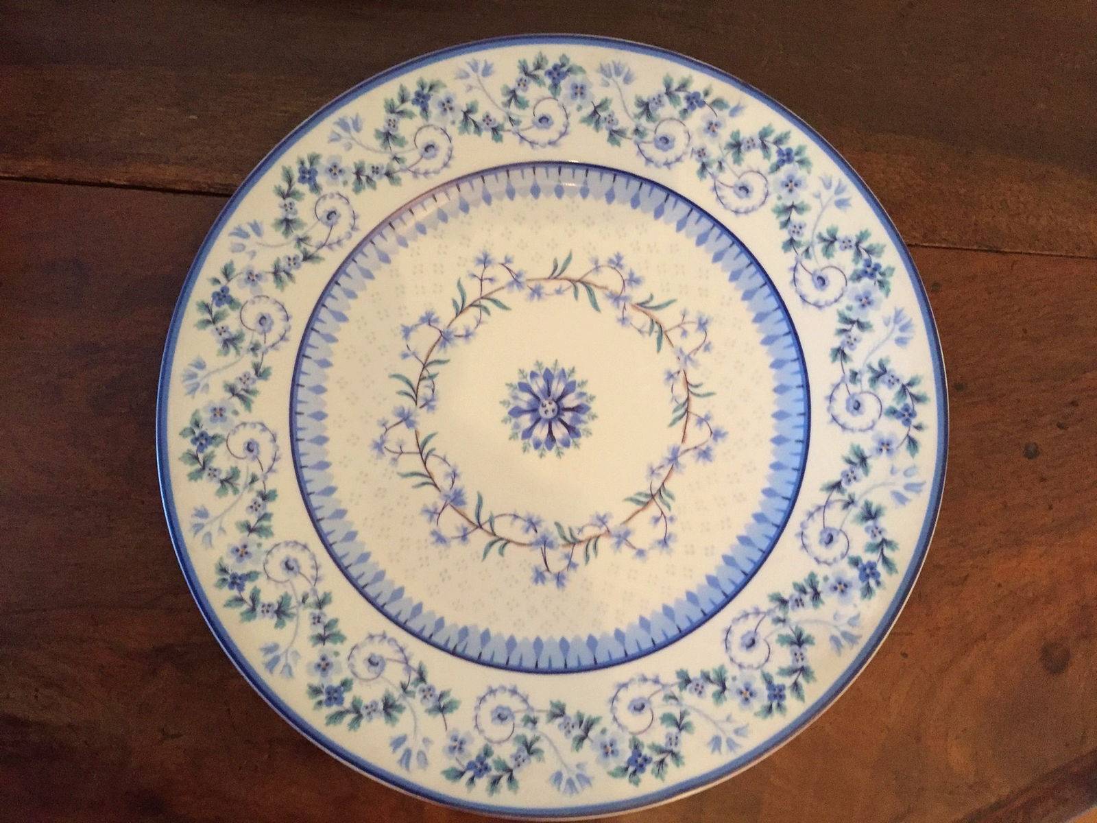 Vends 52 pièces porcelaine Haviland modèle Corolle