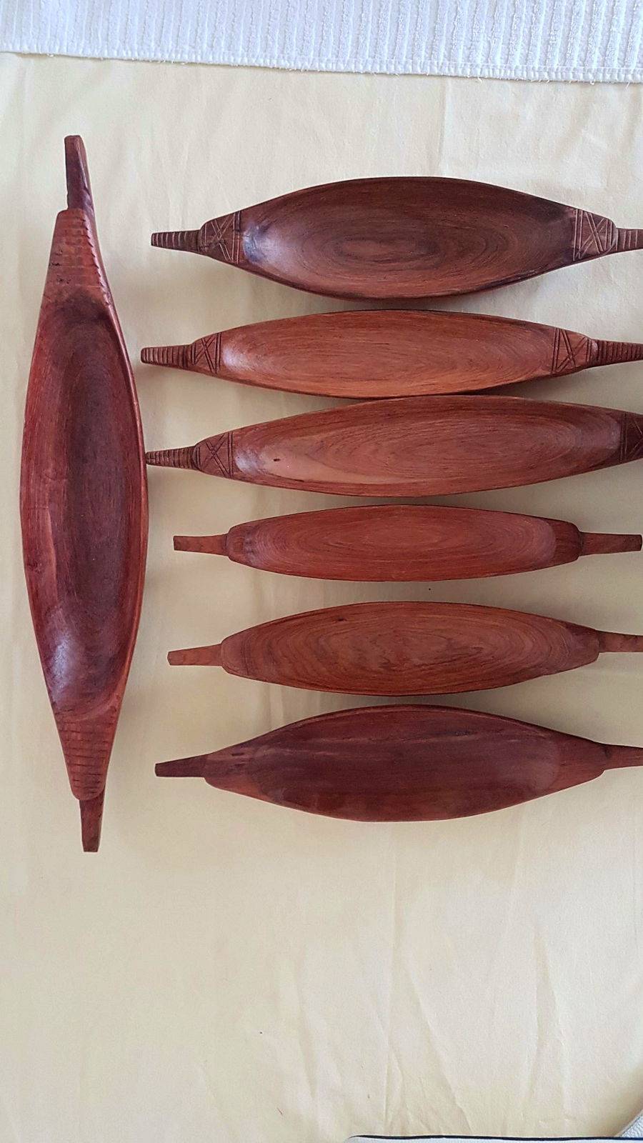 Vends 6 pirogues et une grande