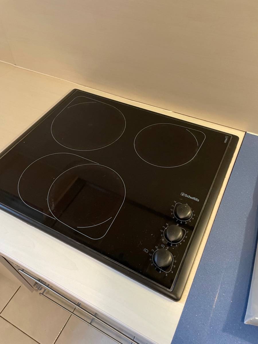 Vends plaque de cuisson électrique Scholtes sur Gens de Confiance