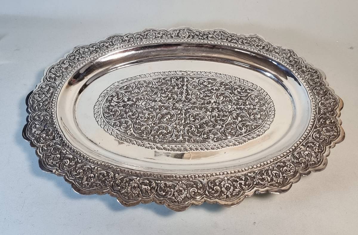 Vends plat ou plateau à offrandes en métal argenté indochinois vers 1900