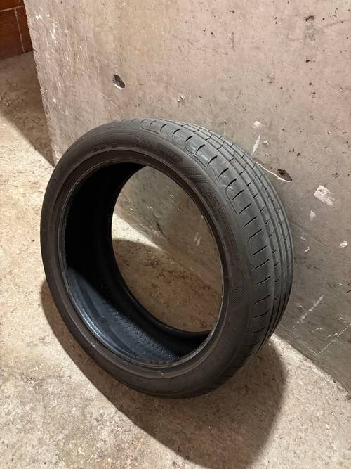 VENDS 4 PNEUS Goodyear 225/45R19 96W BON ETAT