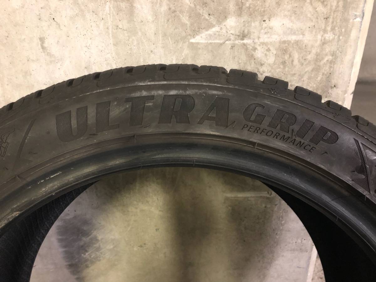 Vends 4 pneus hiver Goodyear UltraGrip Performance 225/45 R17