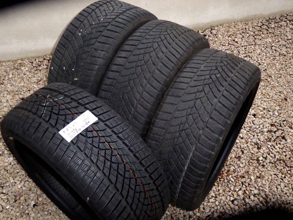 Vends Pneus Hiver Good Year Ultragrip