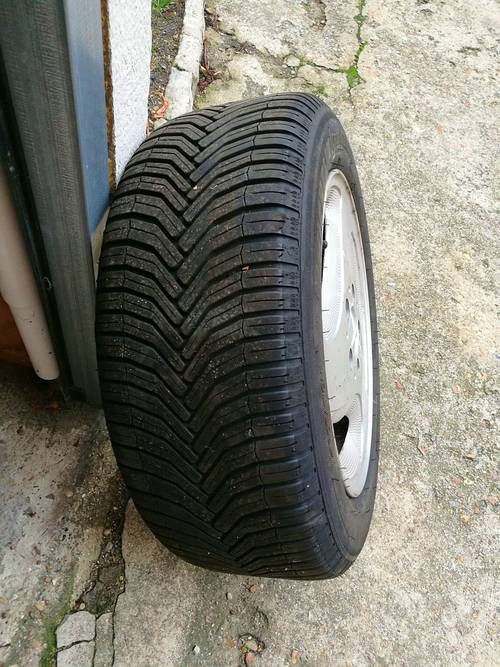 Vends 4 pneus Michelin Cross Climate (6.000 Km)