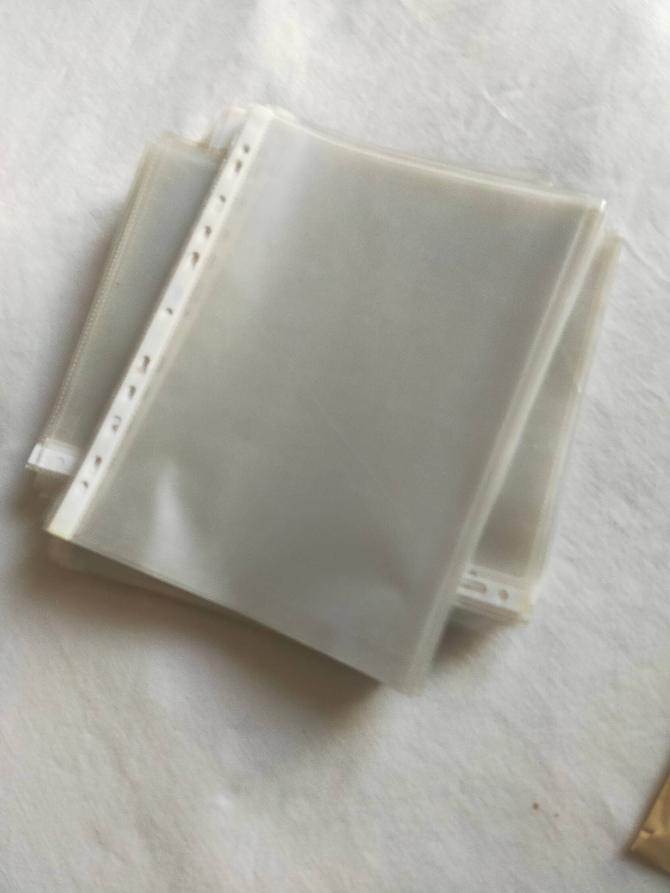 Vends pochettes transparentes perforées
