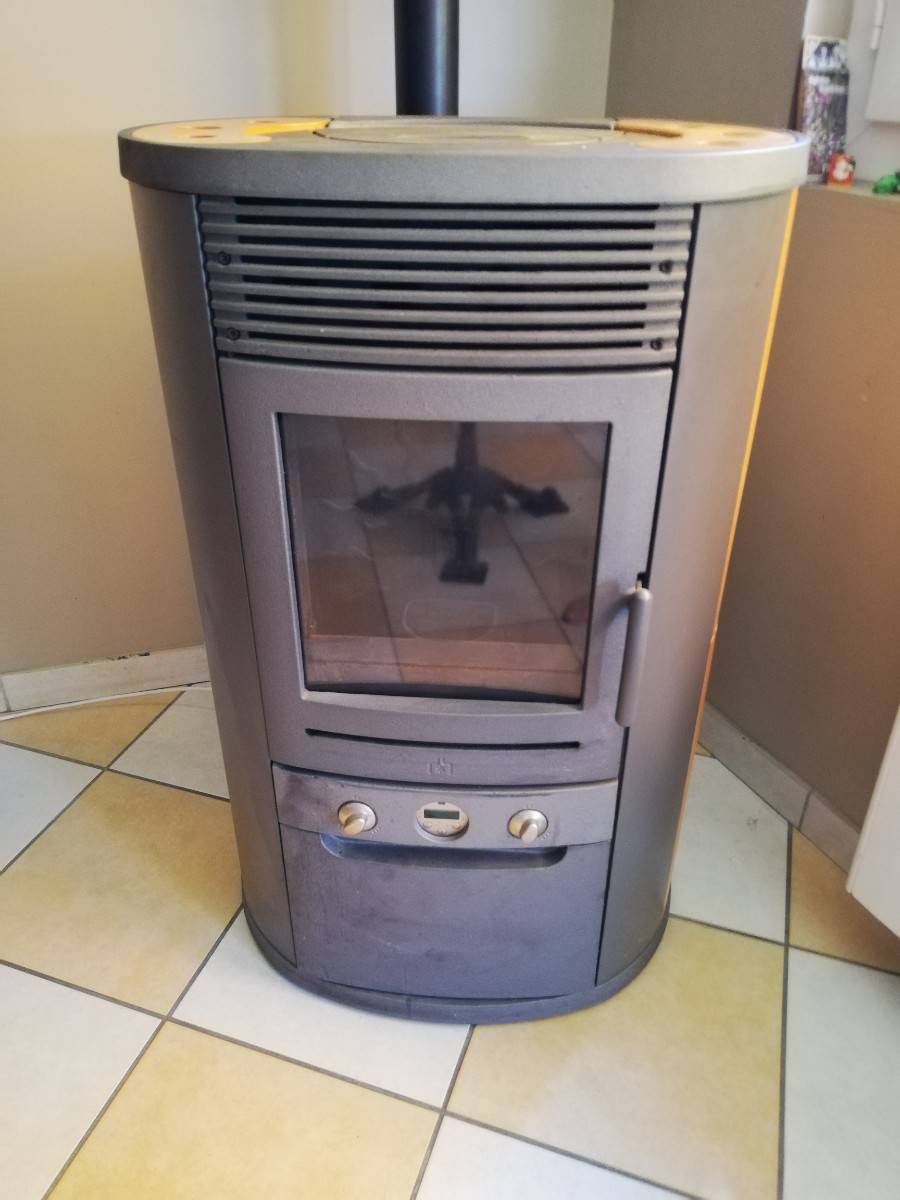 Vends poêle à granulés à Alençon