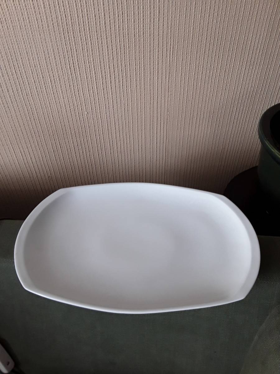 Vends plat en porcelaine de Limoges