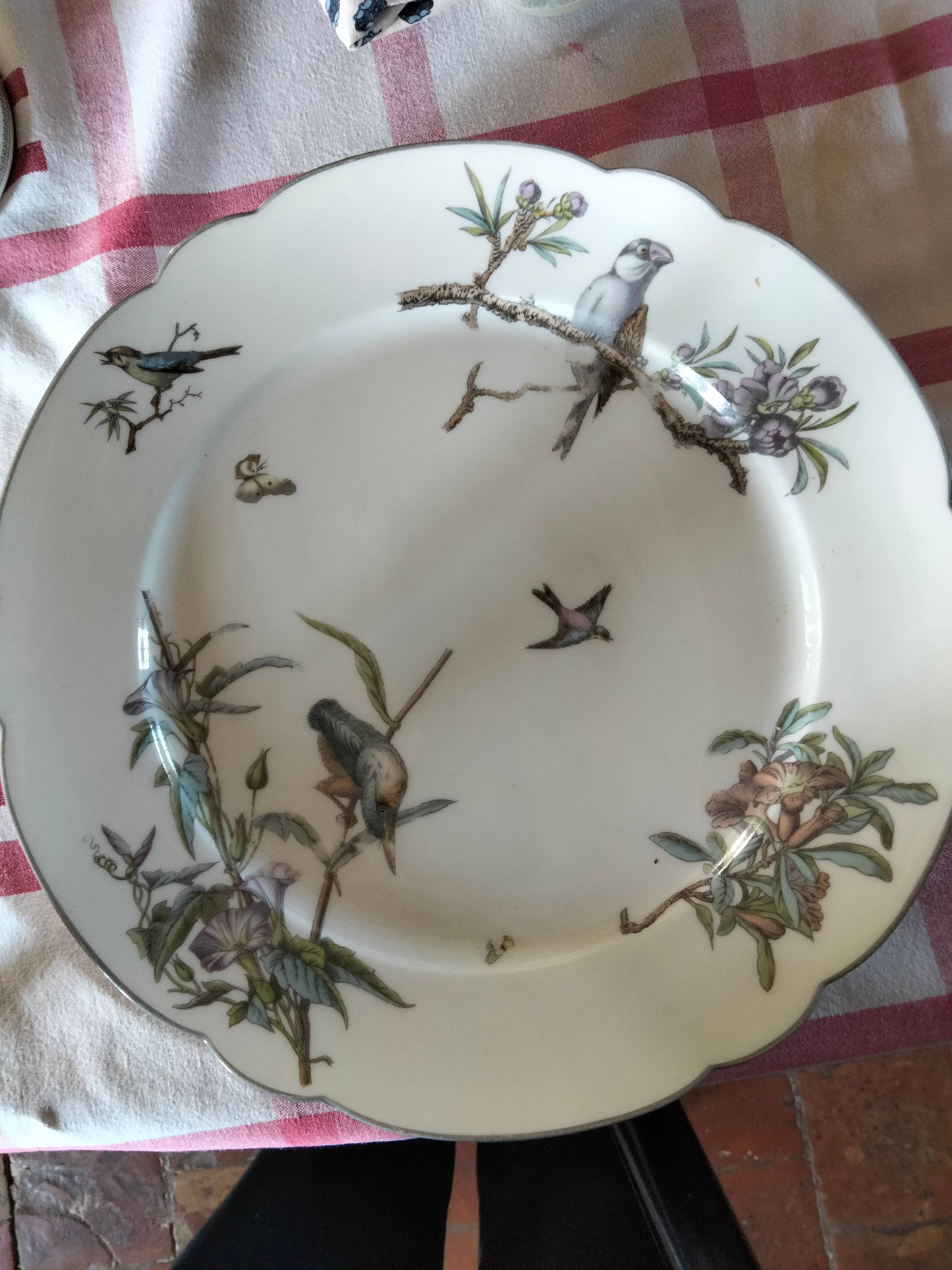 Vends plat rond porcelaine de Nancy