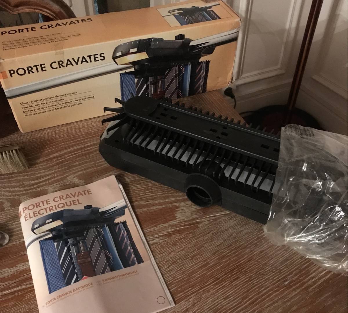 Vends porte ceintures/cravates