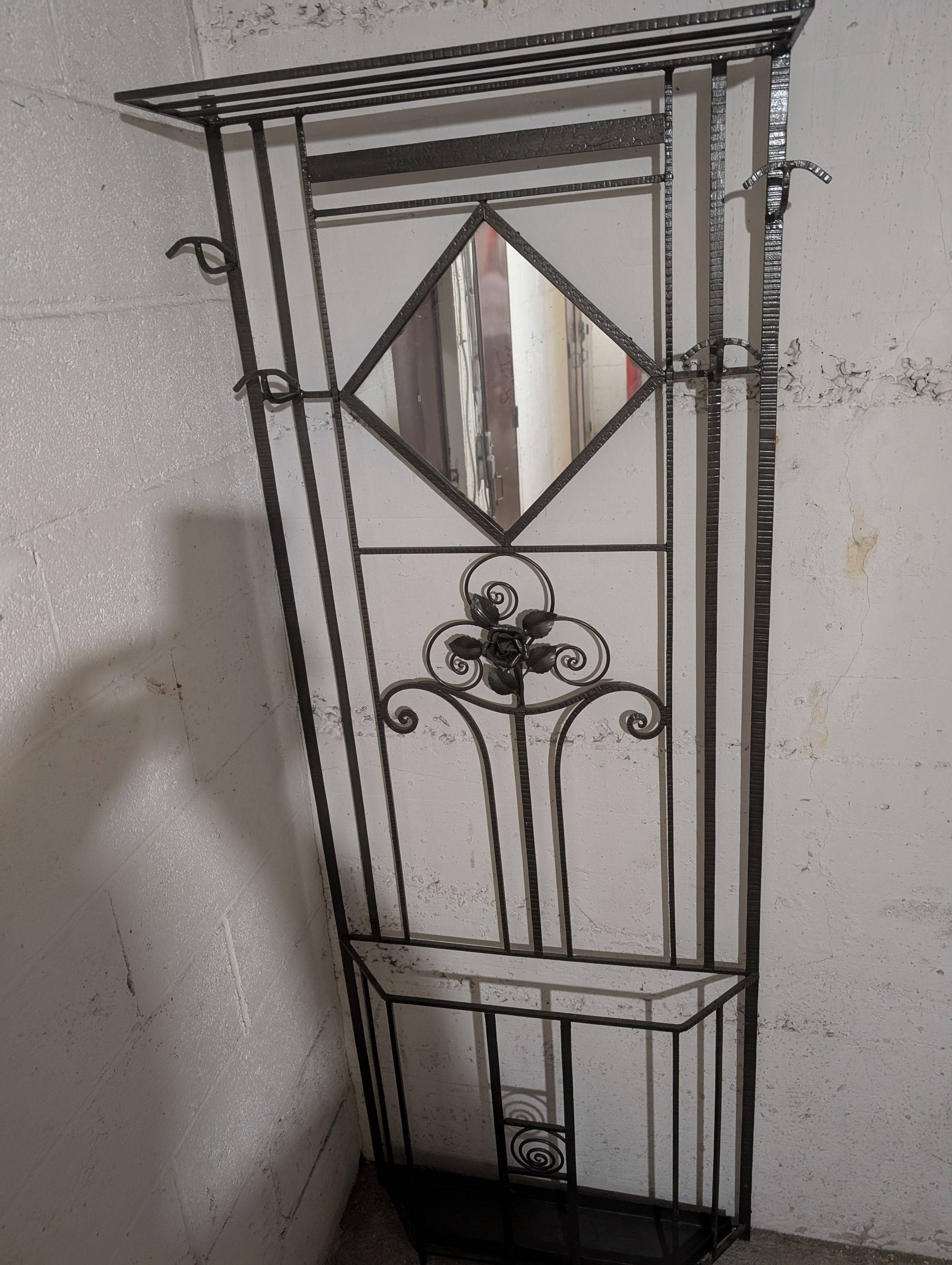 Vends porte-manteau Art-Déco en fer forgé
