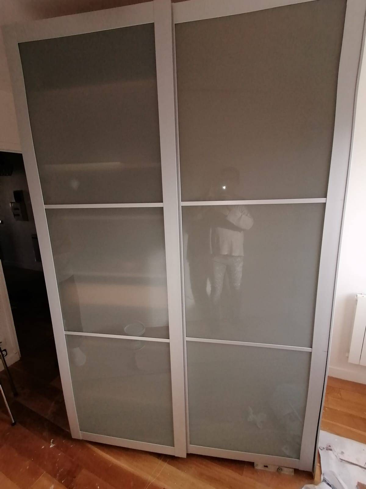 Vends 2 portes coulissantes pour dressing Ikea sur Gens de Confiance