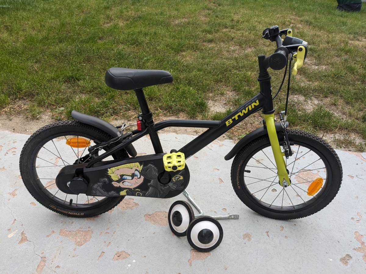 Vends vélo 16 pouces pour enfant 4-6 ans