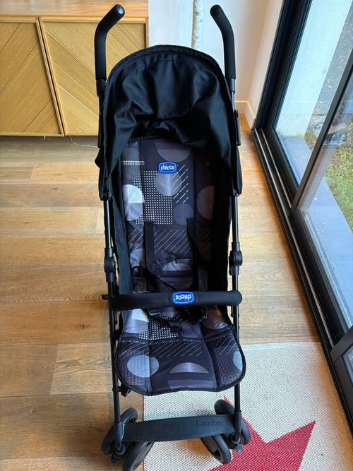 Vends poussette chicco London