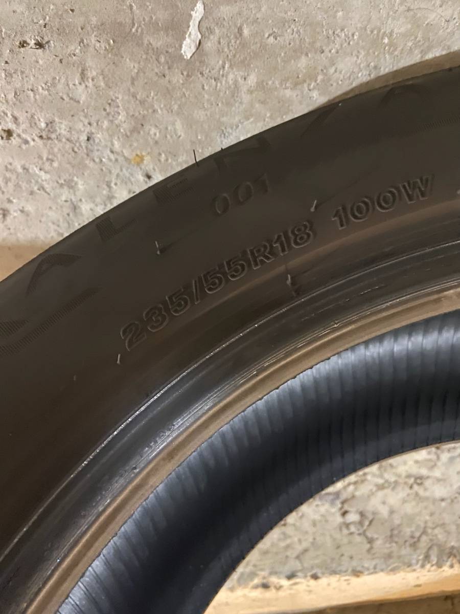 Vends pneu quasi neuf 235/55R18 Bridgestone