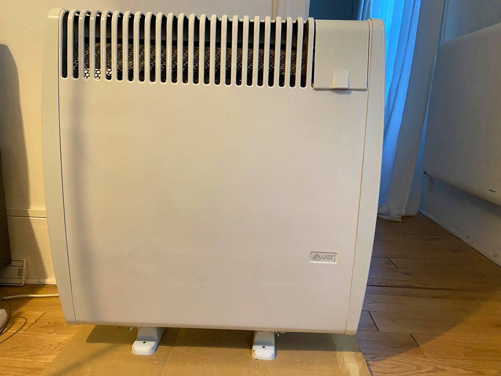 Vends radiateur gaz AUER MC 430 très bon état 64x69x21cm sur Gens de — free download