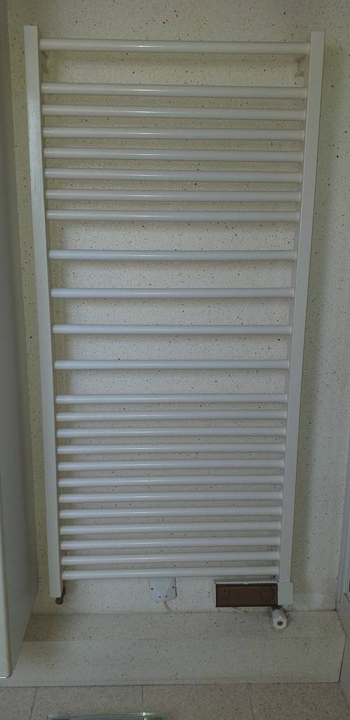 Vends radiateur sèche serviettes