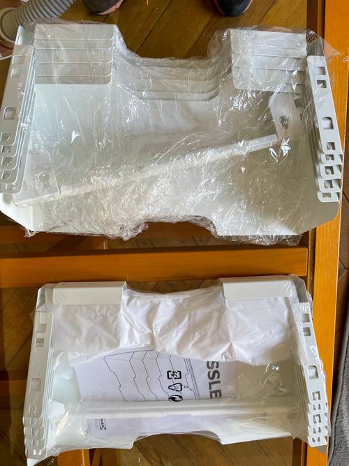 Vends 1 ou 2 Range documents / revues Mural IKEA Neufs