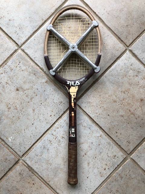 RAQUETTE DE TENNIS vintage CHAMPION William's en bois etat correct EUR