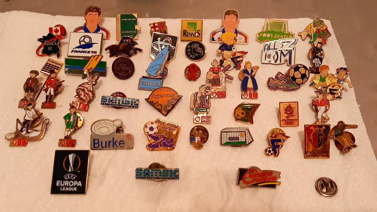 Vends 45 pin’s rares