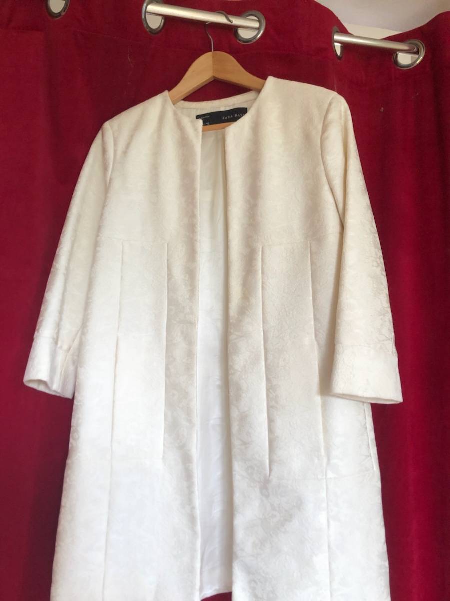Vends très élégant manteau crème Neuf, Zara, parfait pour mariage ou baptême Taille M