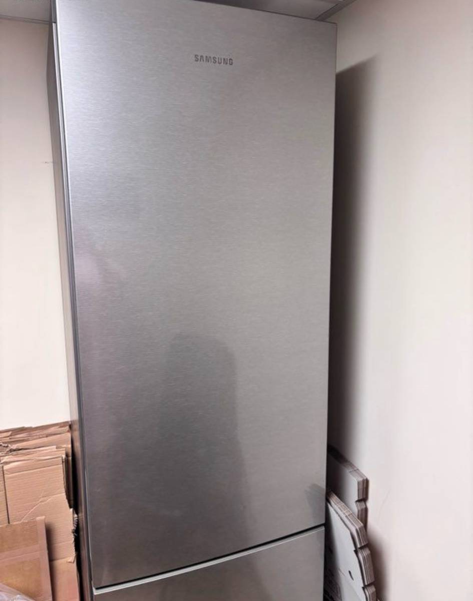 Vends refrigateur combiné Samsung 367L comme neuf