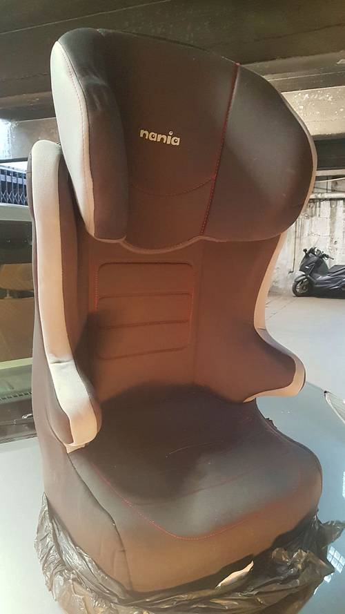 Je vends 1 rehausseur voiture - Marque Nania