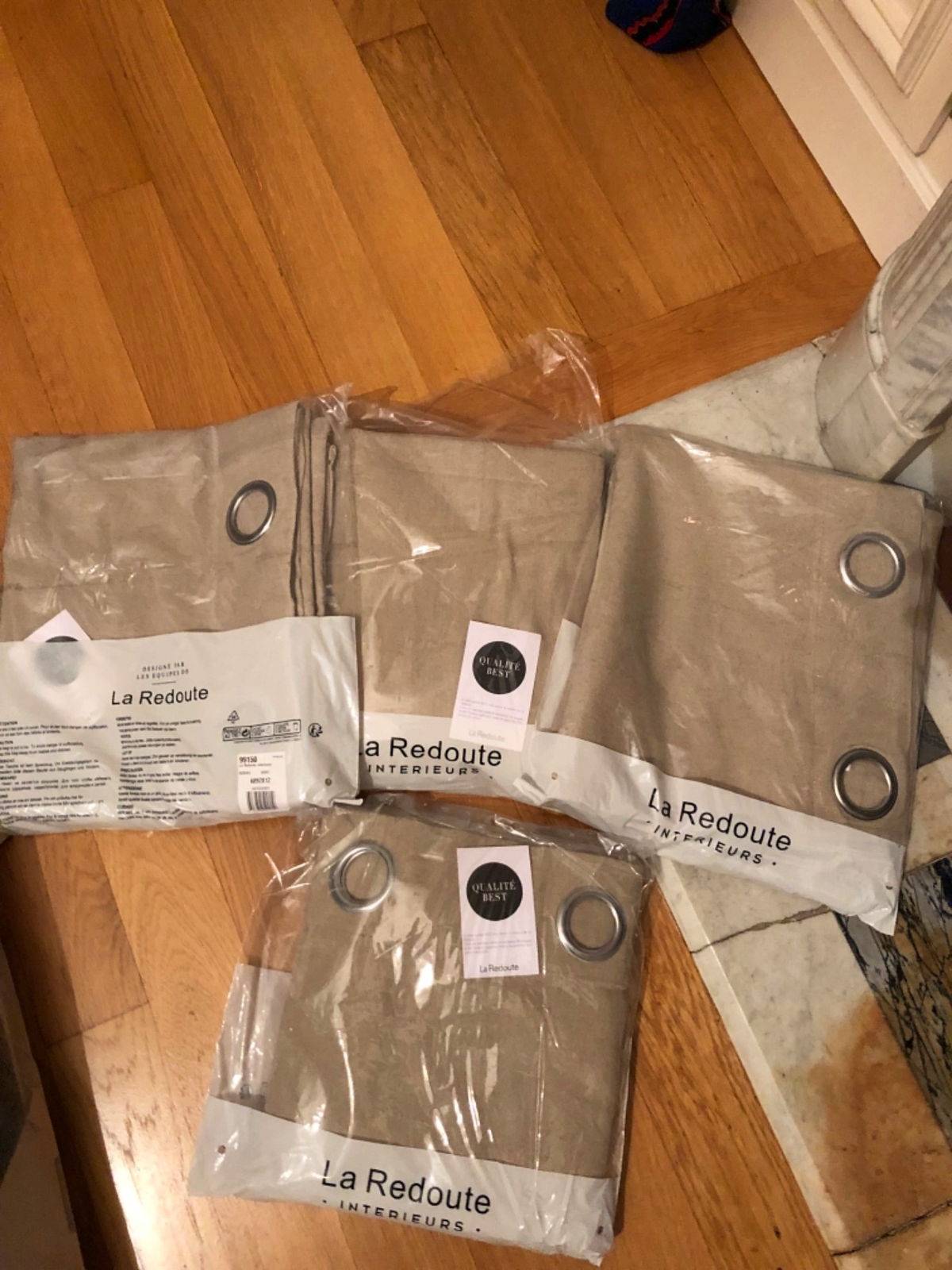 Vends 2 paires de rideaux