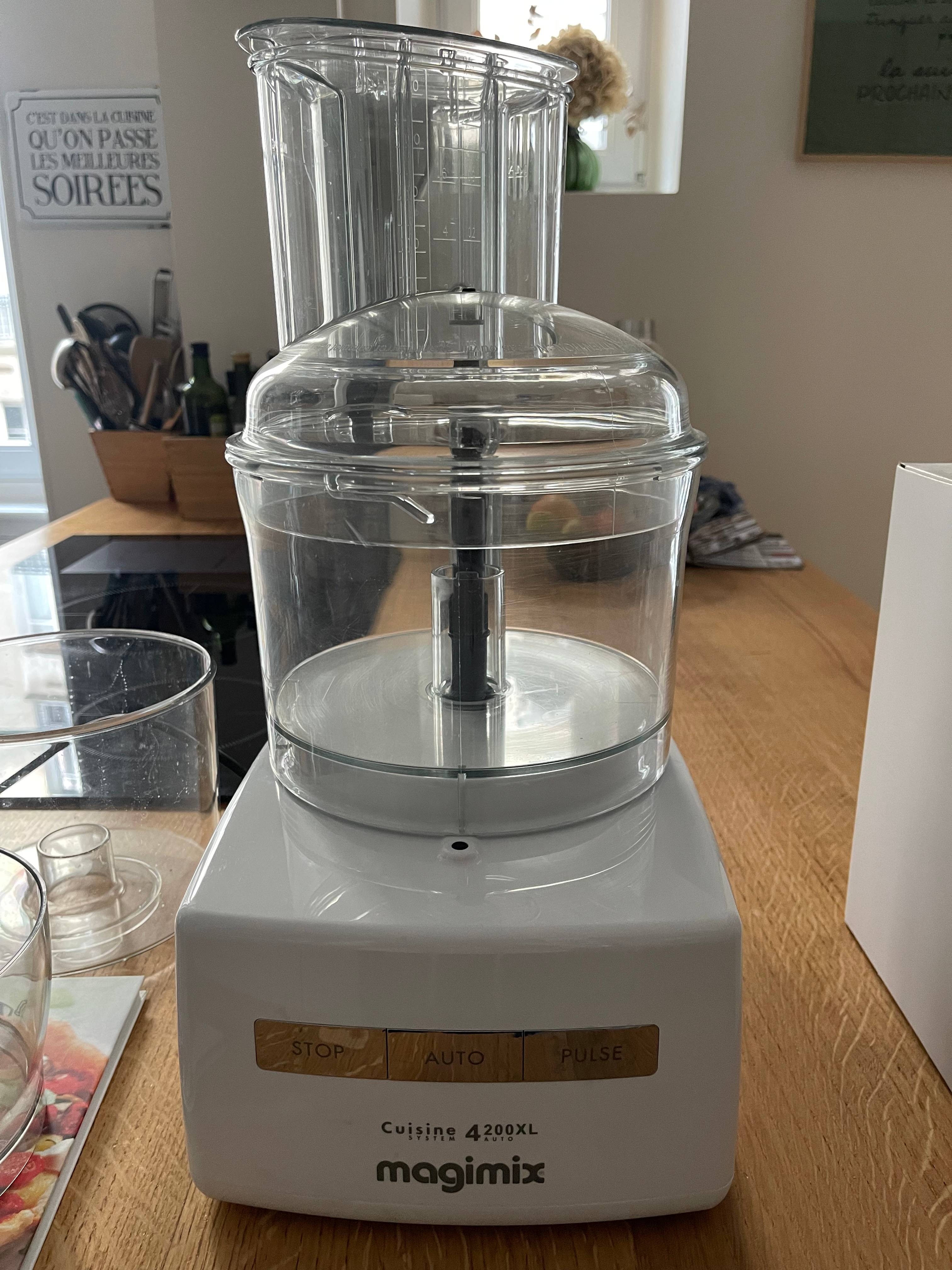 Vends Robot Multifonctions CS4200XL Magimix