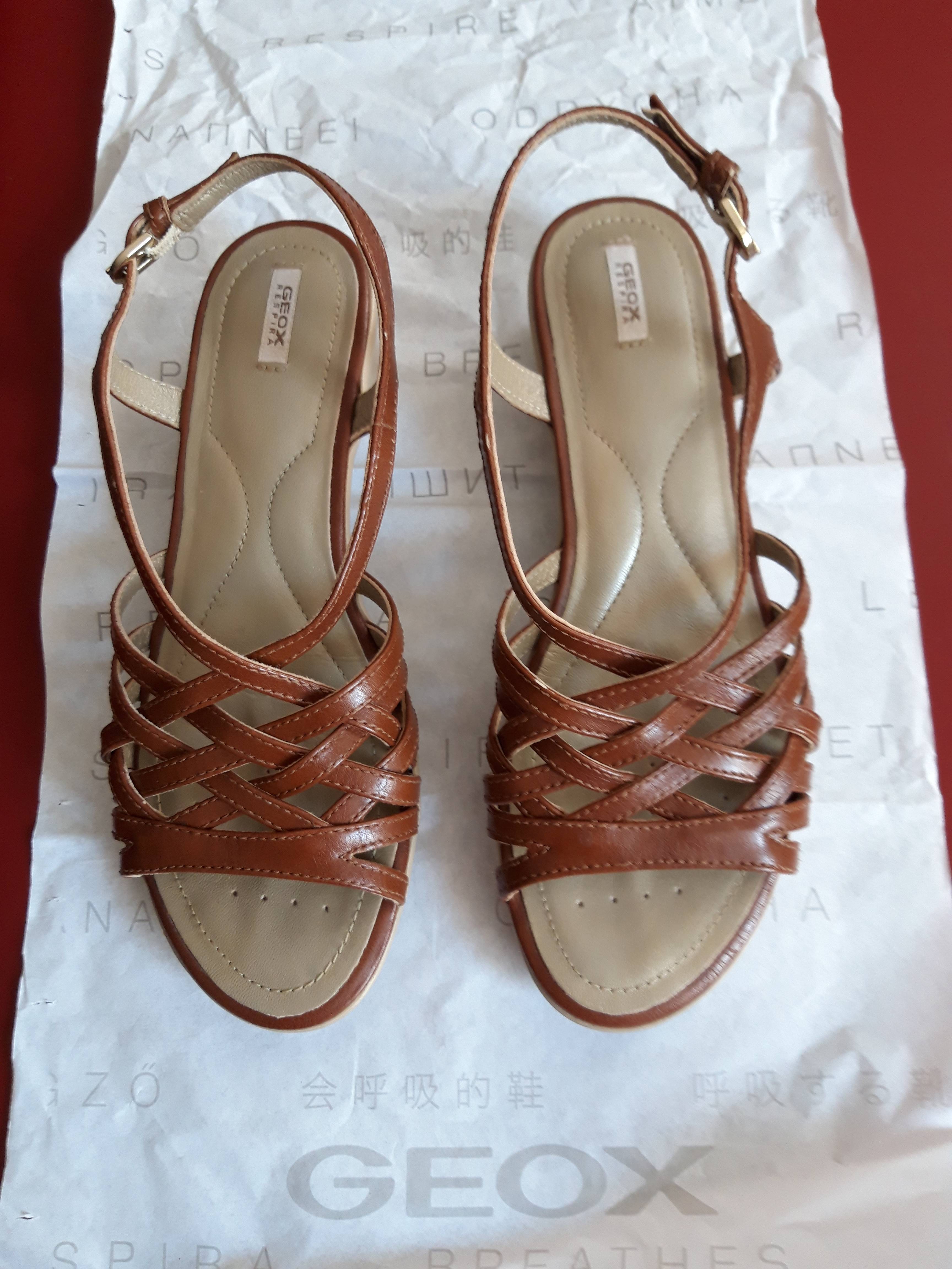 Vends sandales marron Geox - Pointure 37/38