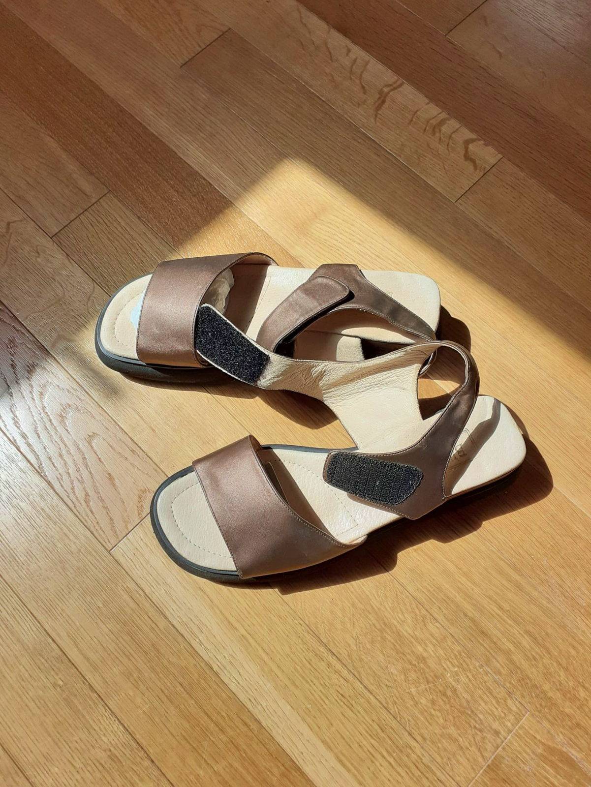 Vends sandales mordorées neuves Beryl archi-confortables, pointure 42