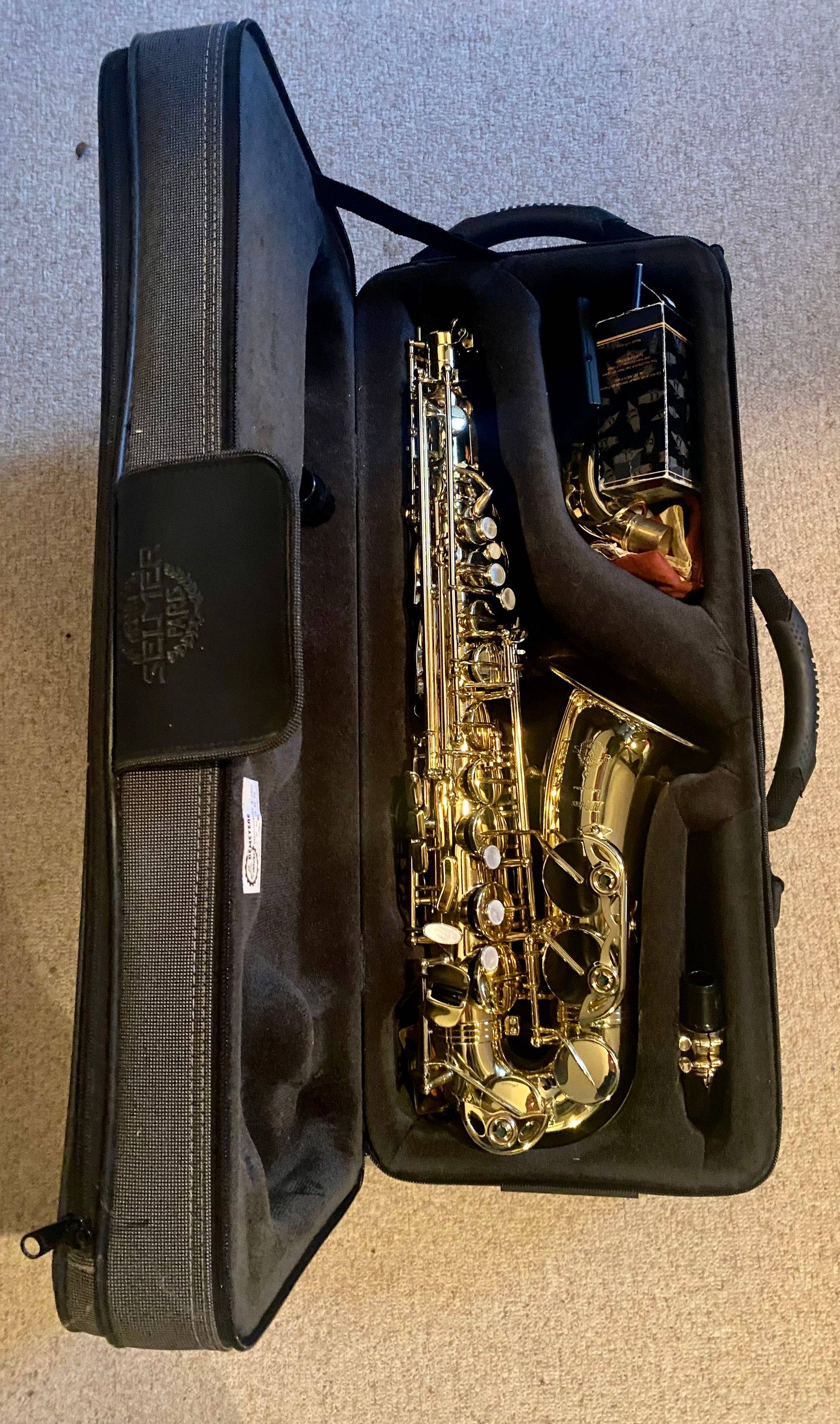 Vends Saxophone Alto Mib Henri Selmer "Série III" neuf (+ son équipement)