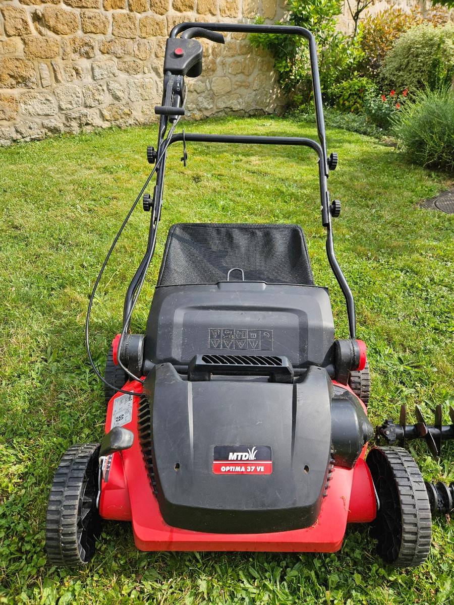 Vends scarificateur électrique MTD Optima 37ve, 1600 W