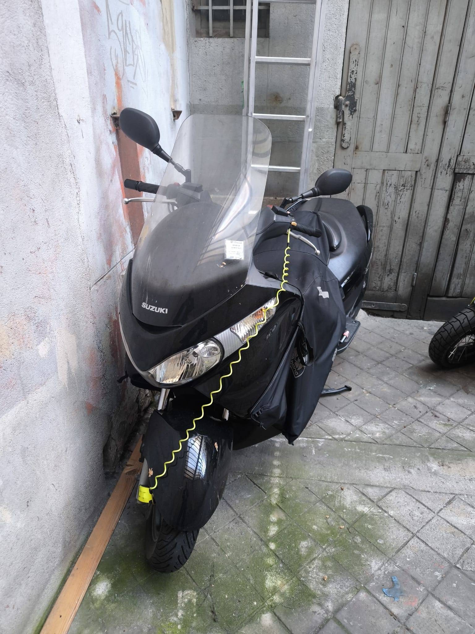 Vends scooter Suzuki Burgman 125, 2009, 36000km